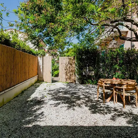 Апартаменты 01 *