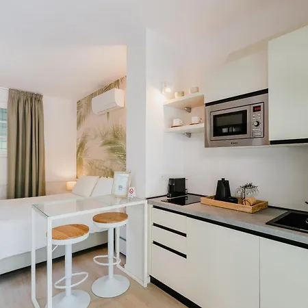 Apartment 01 *